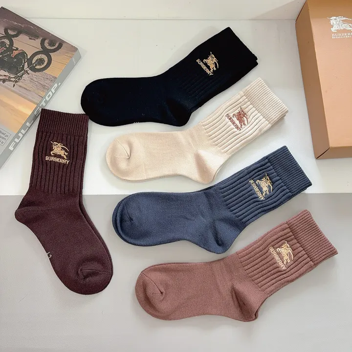 スーパーコピー プラダ 靴下