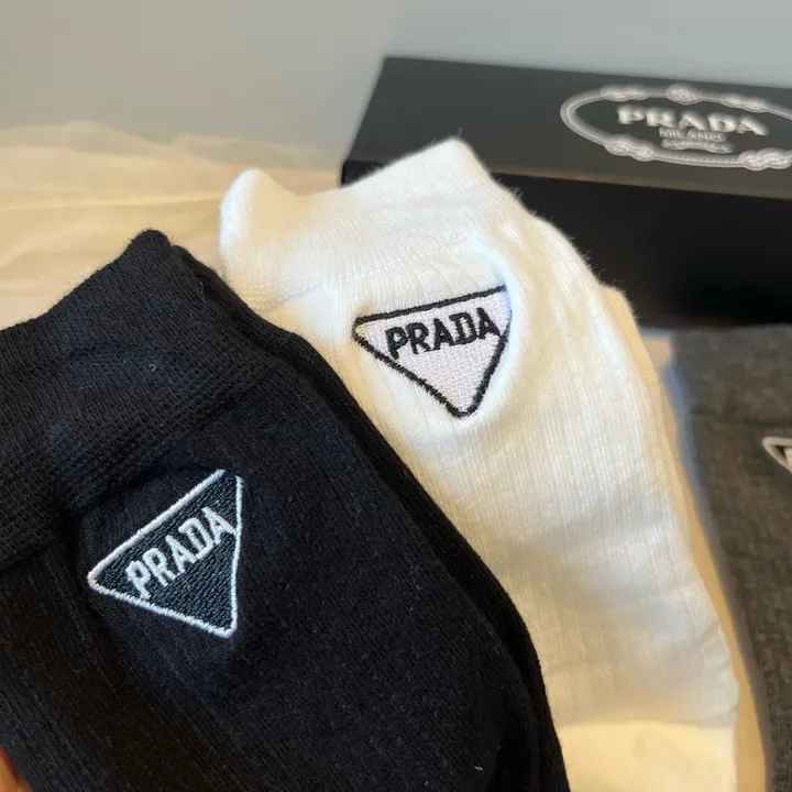 スーパーコピー バレンシアガ 靴下