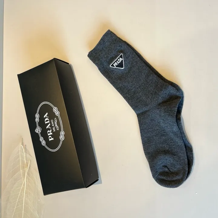 スーパーコピー バレンシアガ 靴下