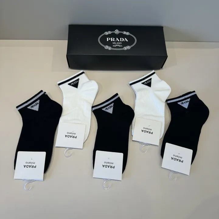 スーパーコピー バレンシアガ 靴下