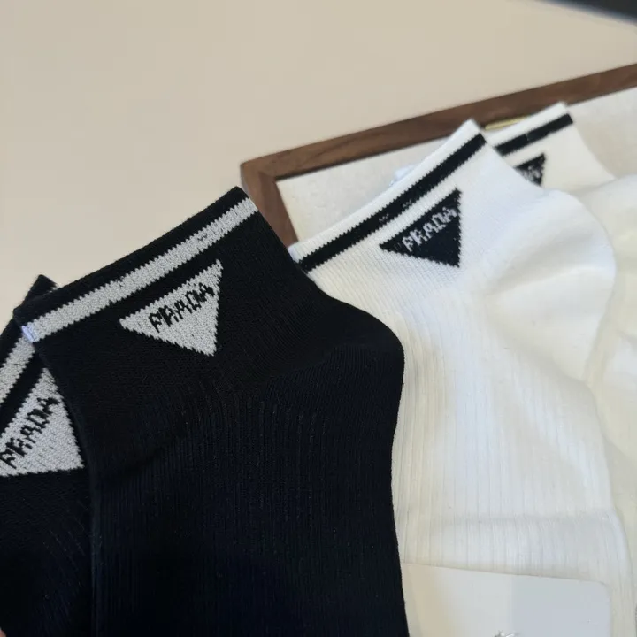 スーパーコピー バレンシアガ 靴下