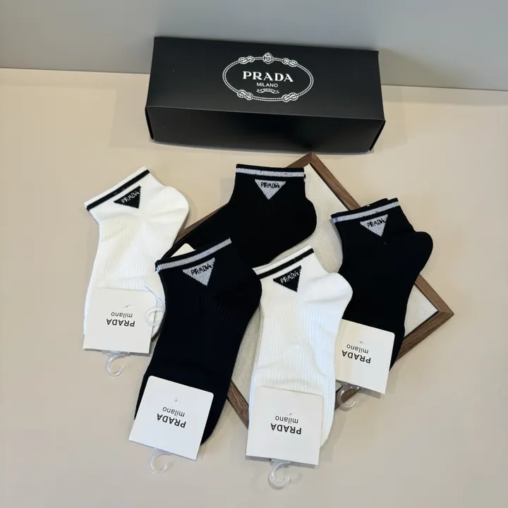 スーパーコピー バレンシアガ 靴下