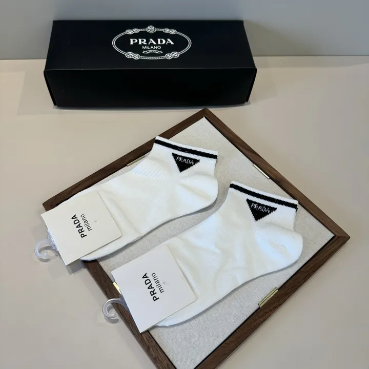 スーパーコピー バレンシアガ 靴下