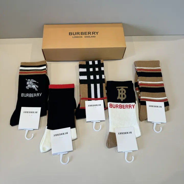 スーパーコピー バーバリー ス 靴下