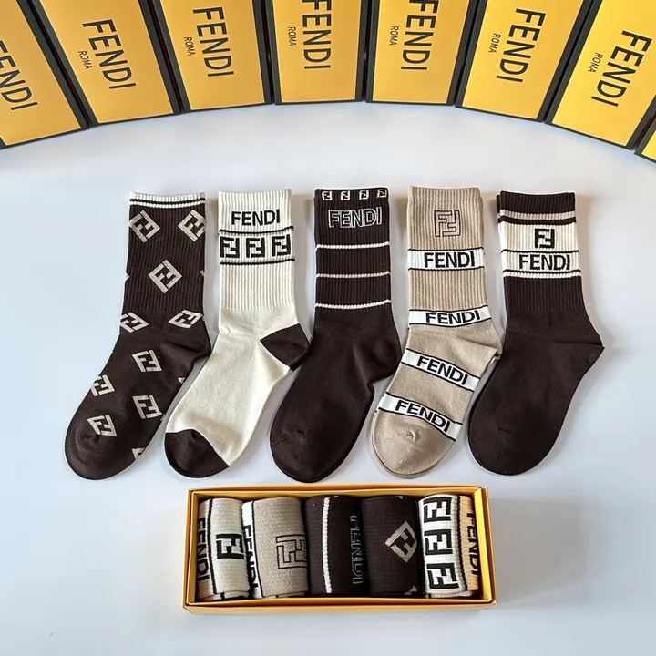 スーパーコピー ヴェルサーチ 靴下