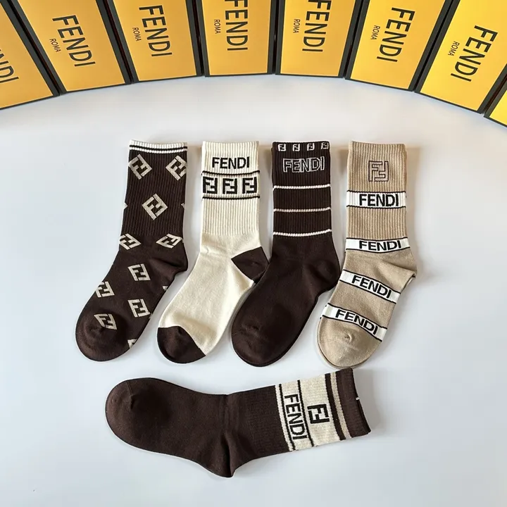 スーパーコピー ヴェルサーチ 靴下