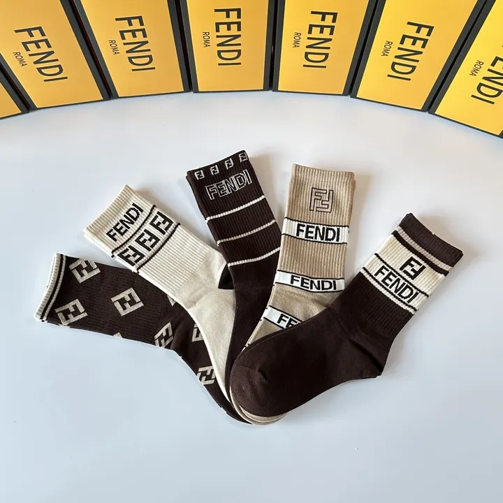 スーパーコピー ヴェルサーチ 靴下