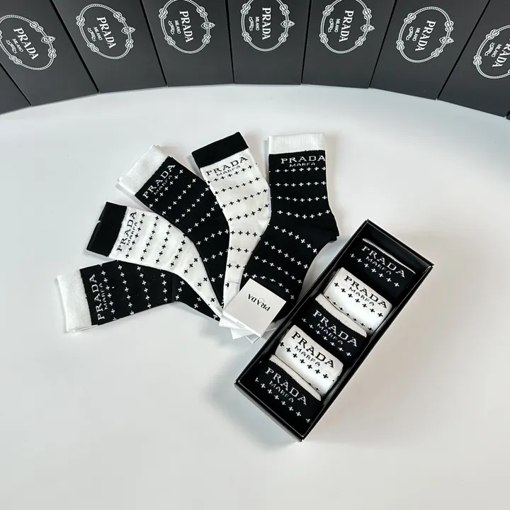 スーパーコピー バレンシアガ 靴下