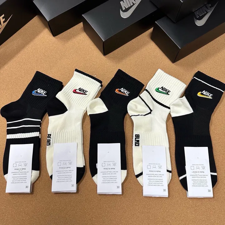 スーパーコピー ナイキ 靴下