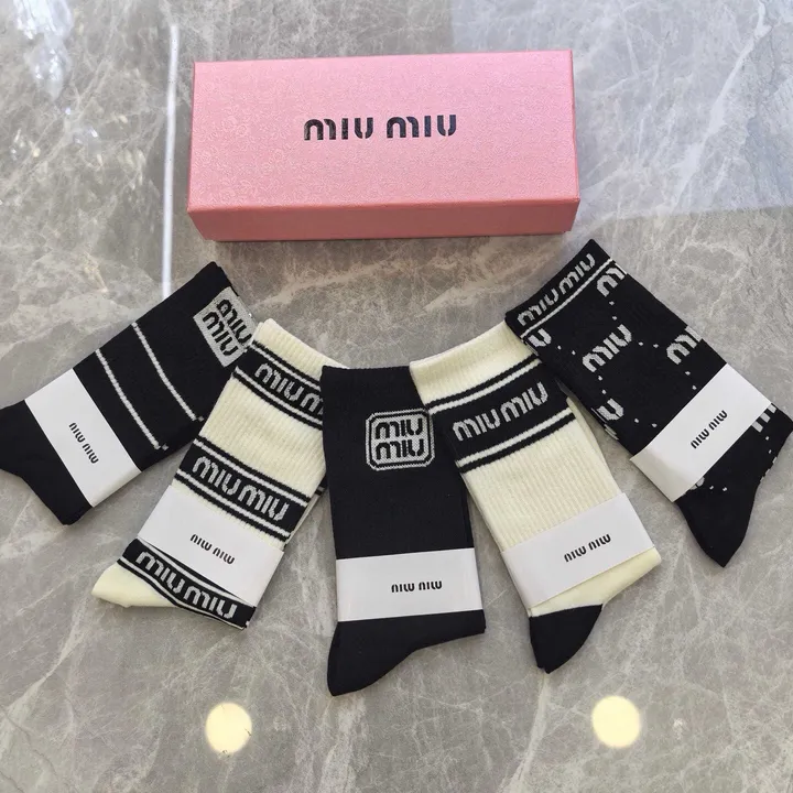 スーパーコピー ミュウミュウ 靴下