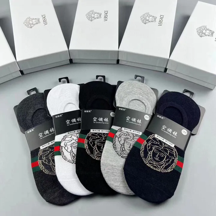 スーパーコピー ヴェルサーチ 靴下