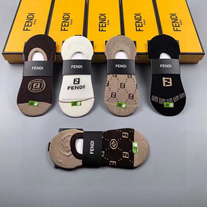 スーパーコピー ヴェルサーチ 靴下