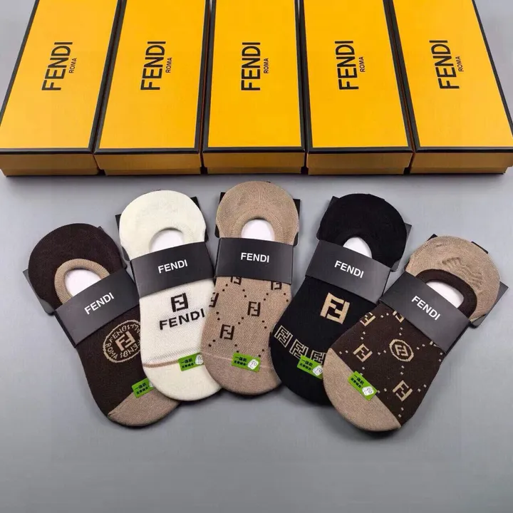 スーパーコピー ヴェルサーチ 靴下