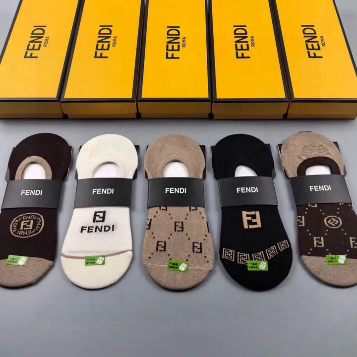 スーパーコピー ヴェルサーチ 靴下