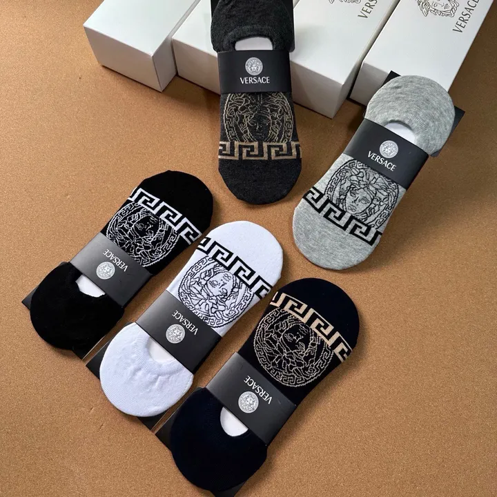 スーパーコピー ヴェルサーチ 靴下