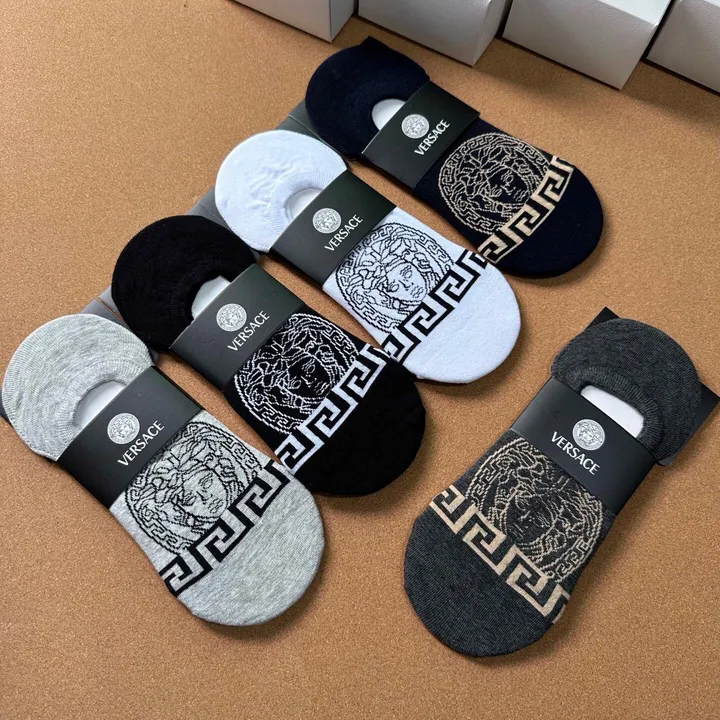 スーパーコピー ヴェルサーチ 靴下