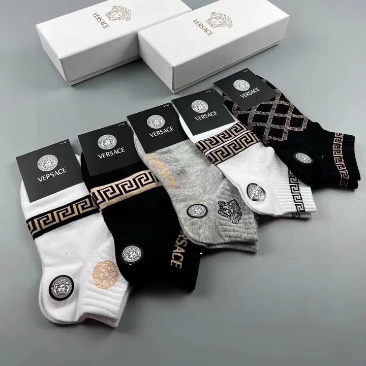 スーパーコピー ヴェルサーチ 靴下
