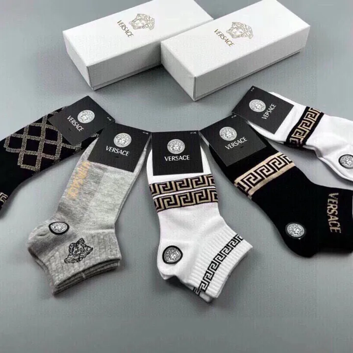 スーパーコピー ヴェルサーチ 靴下