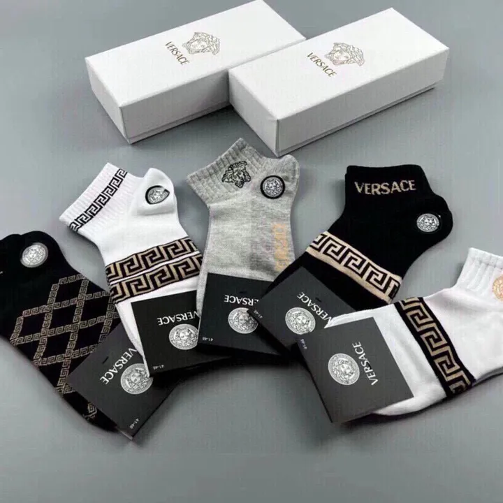 スーパーコピー ヴェルサーチ 靴下