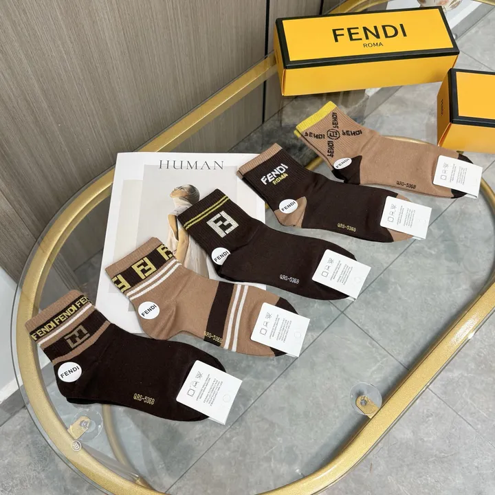 スーパーコピー ヴェルサーチ 靴下