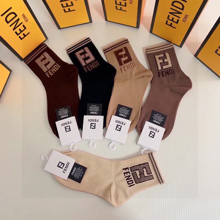 スーパーコピー ヴェルサーチ 靴下