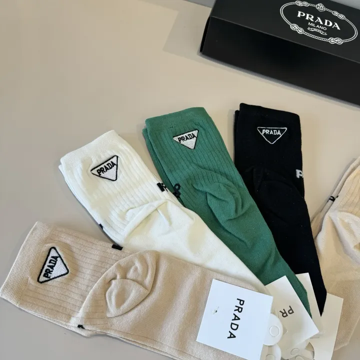 スーパーコピー バレンシアガ 靴下