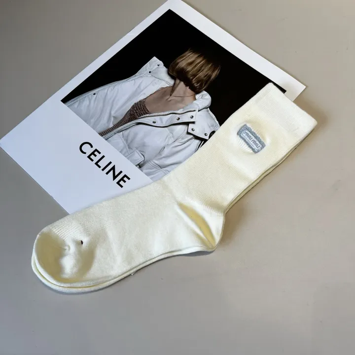 スーパーコピー ミュウミュウ 靴下