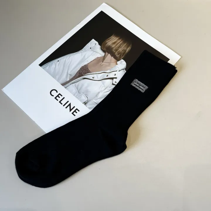 スーパーコピー ミュウミュウ 靴下