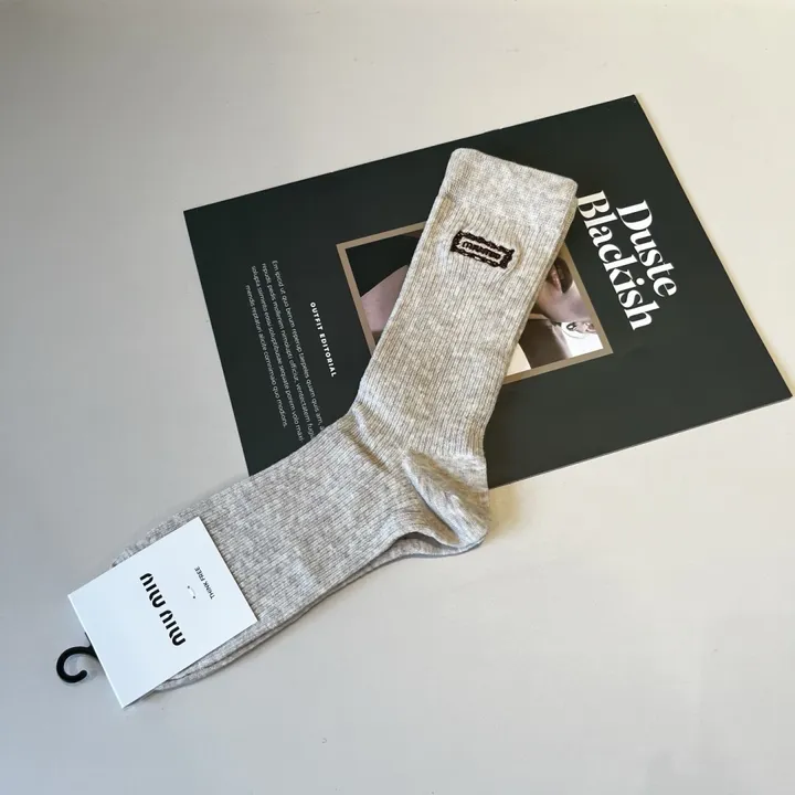 スーパーコピー ミュウミュウ 靴下