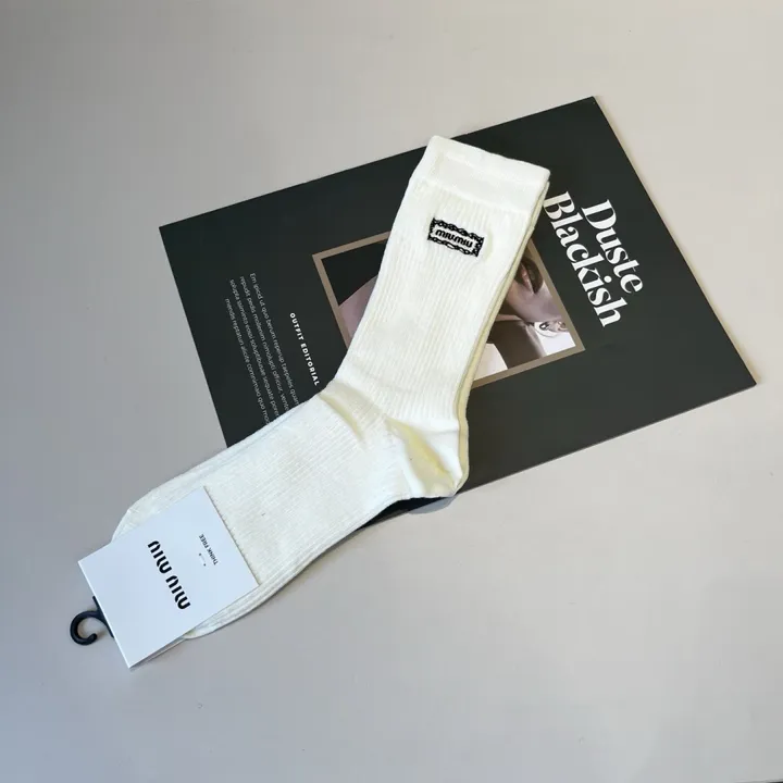 スーパーコピー ミュウミュウ 靴下