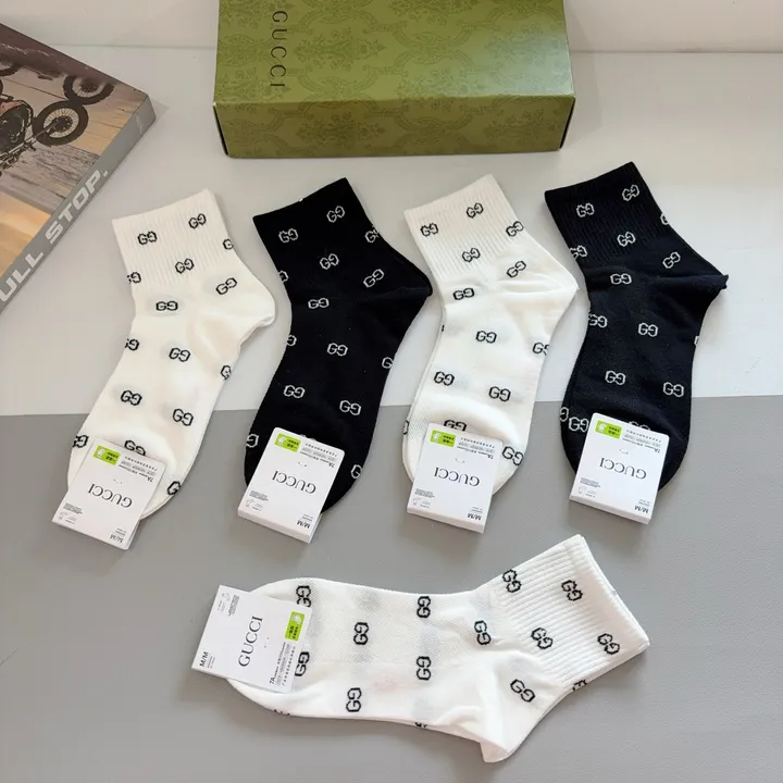 スーパーコピー ミュウミュウ 靴下