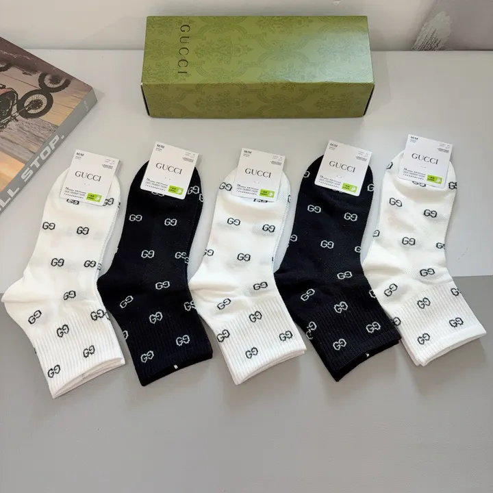 スーパーコピー ミュウミュウ 靴下