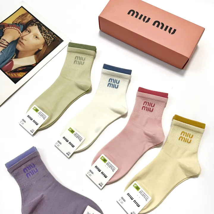 スーパーコピー ミュウミュウ 靴下