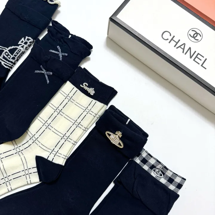 スーパーコピー ヴィヴィアン・ウエストウッド 靴下