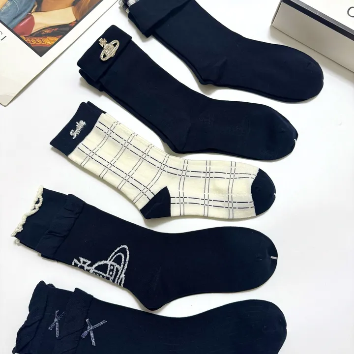 スーパーコピー ヴィヴィアン・ウエストウッド 靴下