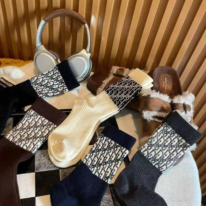 スーパーコピー ディオール 靴下