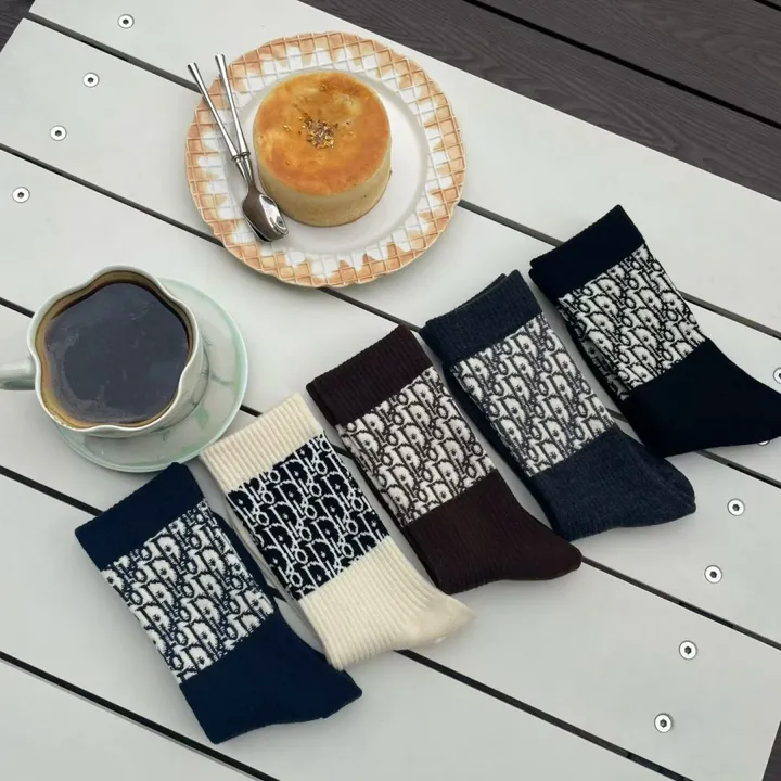 スーパーコピー ディオール 靴下