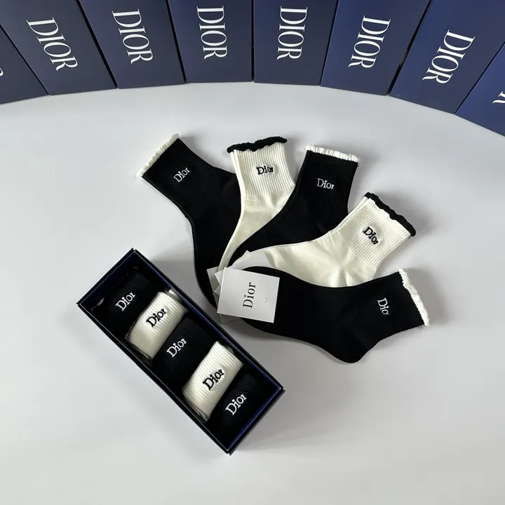 スーパーコピー ディオール 靴下