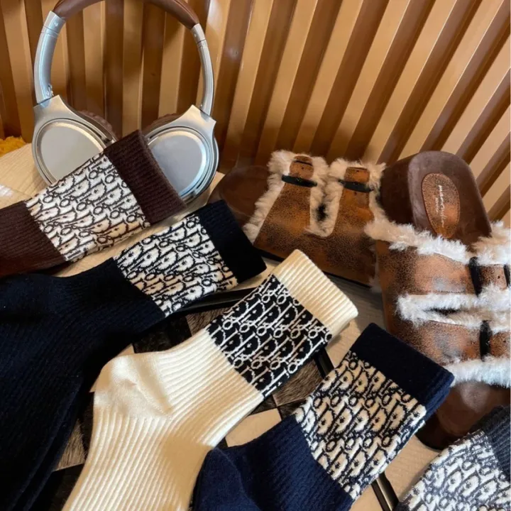 スーパーコピー ディオール 靴下