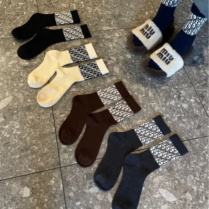 スーパーコピー ディオール 靴下