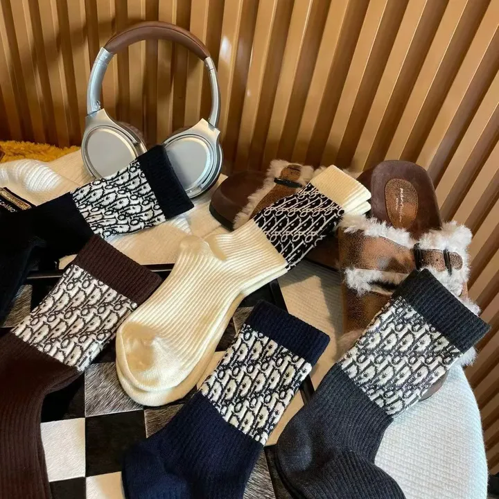 スーパーコピー ディオール 靴下