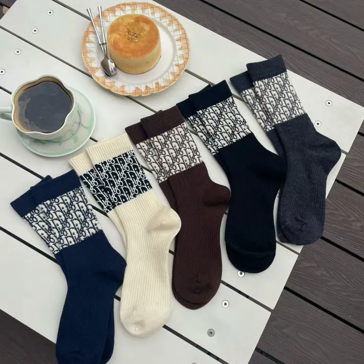 スーパーコピー ディオール 靴下