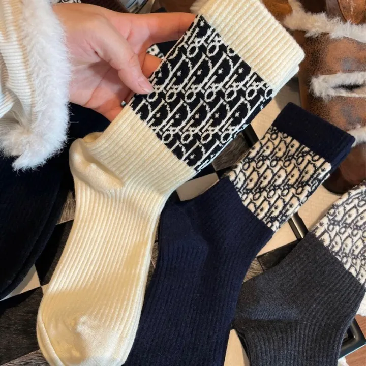 スーパーコピー ディオール 靴下