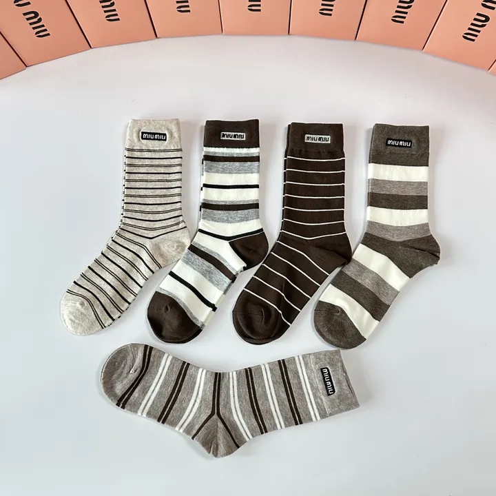 スーパーコピー ミュウミュウ 靴下