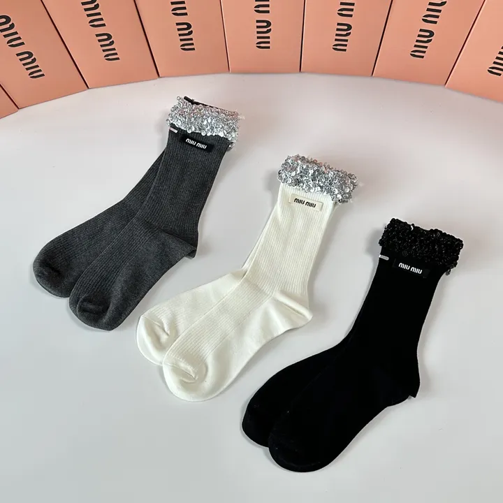 スーパーコピー ミュウミュウ 靴下