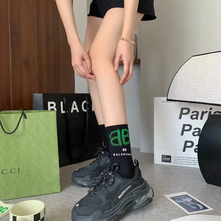 スーパーコピー バレンシアガ 靴下