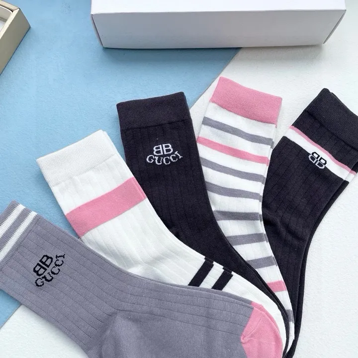 スーパーコピー バレンシアガ 靴下