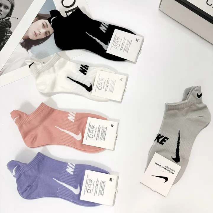 スーパーコピー ナイキ 靴下