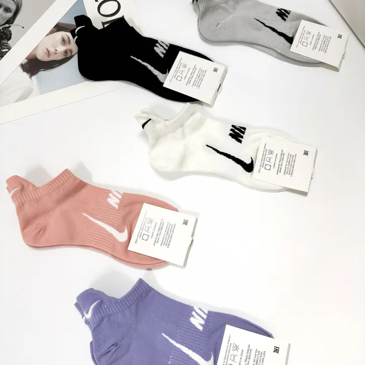 スーパーコピー ナイキ 靴下