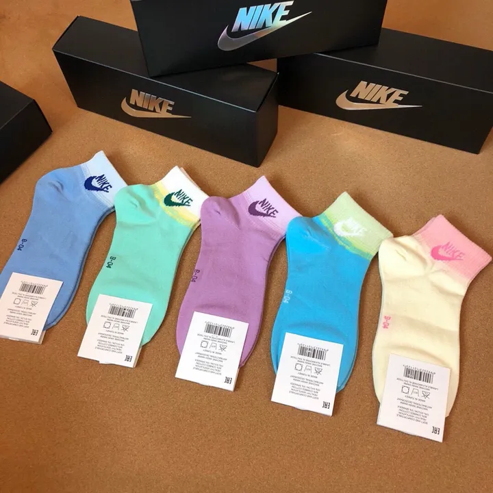 スーパーコピー ナイキ 靴下